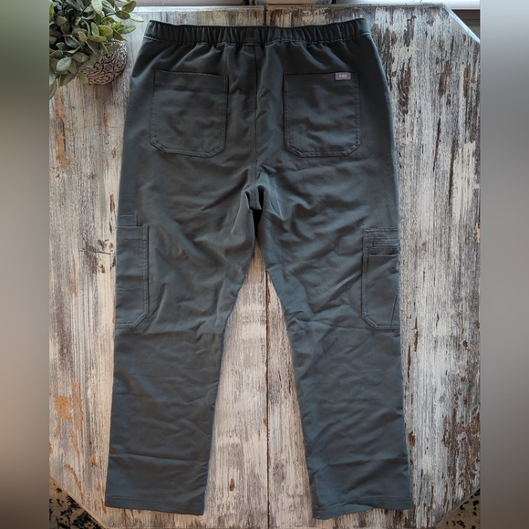 FIGS Cairo Cargo Scrub Pant Green Mens Medium (Short) - Picture 5 of 10